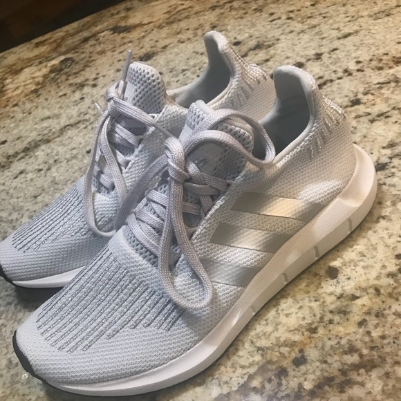 adidas swift run grey & silver shoes